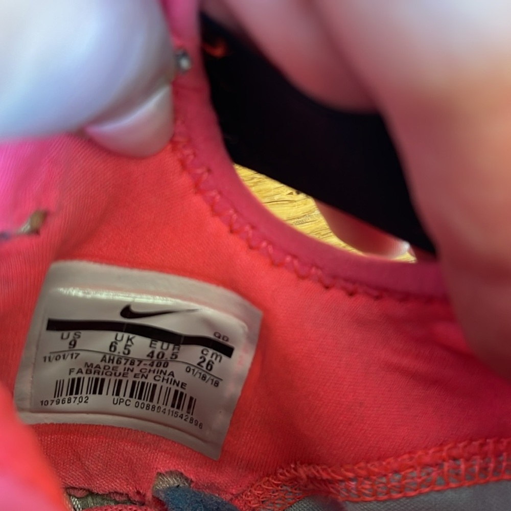 Nike Air Sneakers - Picture 5 of 5